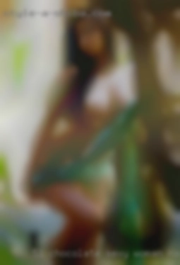 5'1 chocolate kisses sweet and sexy woman naked naughty.