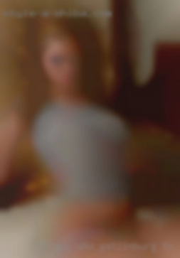 Hot guy who near Gatlinburg, TN needs  hot girls or couples.