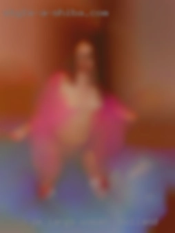 I'm large woman in Holland breasted full figured.