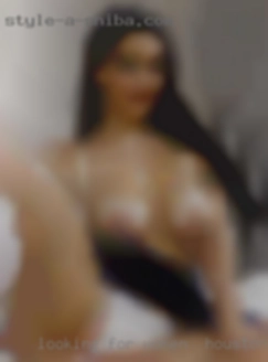 Looking women in Houston who for some  discrete NSA fun.